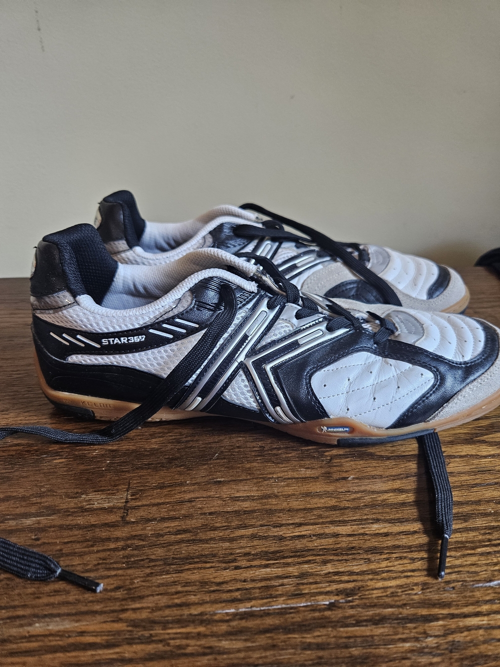 Kelme Men's Indoor/Futsal Soccer Shoes - White & Black